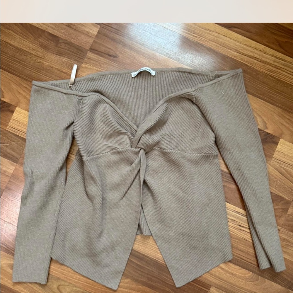Abercrombie knit top with open front